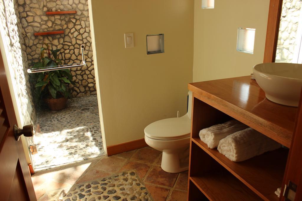 Coral Beach Village Resort Utila Pokoj fotografie